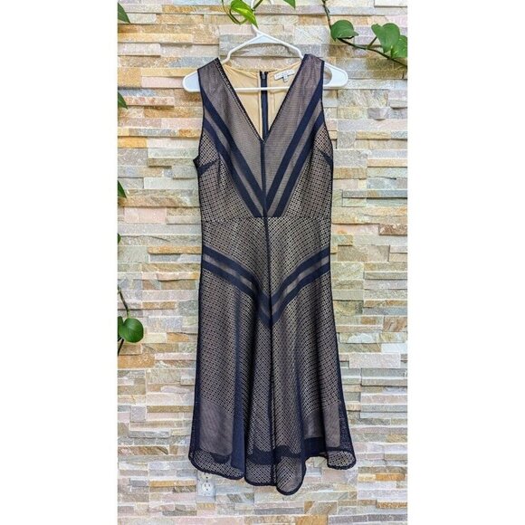 Current Air Dress Lace Sheath Small Midi Lined Geometric Cocktail Chic - Picture 1 of 4